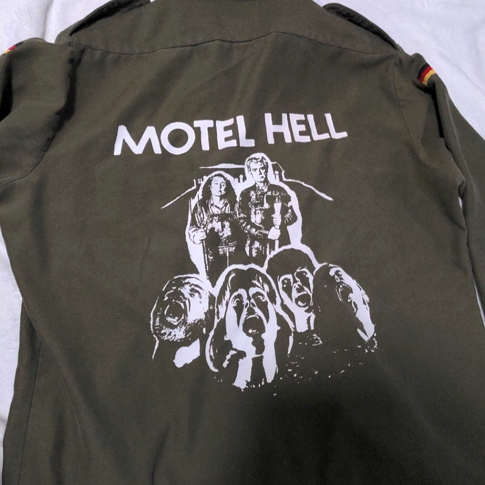 Motel Hell Movie Hand Screen printed Vintage Military Shirt Horror Collectable L